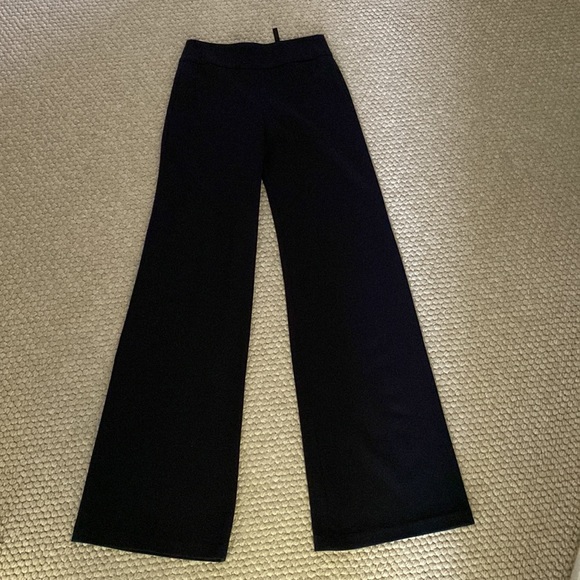 BCBGMaxAzria Pants - Black BCBG Camilla Straight Flare Pants Sz S